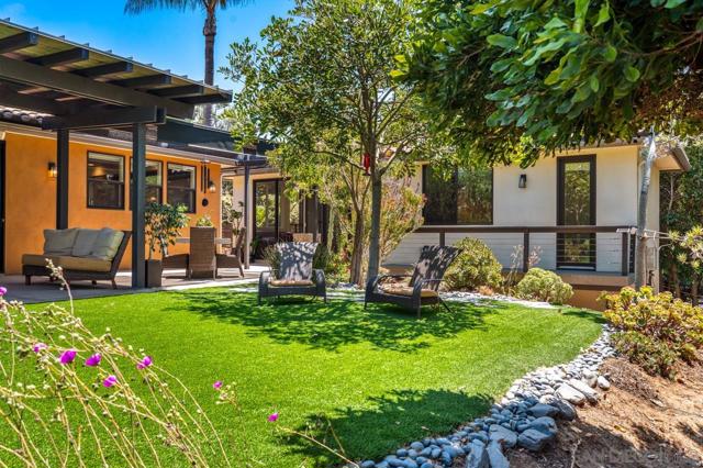 1180 Devonshire Dr, Encinitas CA: https://media.crmls.org/mediaz/ac203af1-d454-4ee2-bef4-075bc284a1ba.jpg