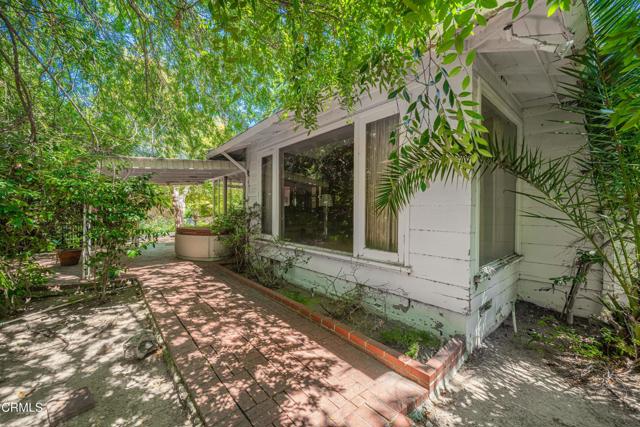 4369 Firmament Avenue, Encino CA: https://media.crmls.org/mediaz/ac2056fc-3d77-41a8-959d-21d544731ae3.jpg