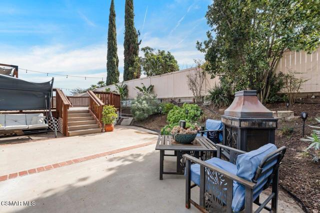 1076 Calle Contento, Thousand Oaks CA: https://media.crmls.org/mediaz/ac20974b-9210-4c24-8445-fbb302c336f6.jpg