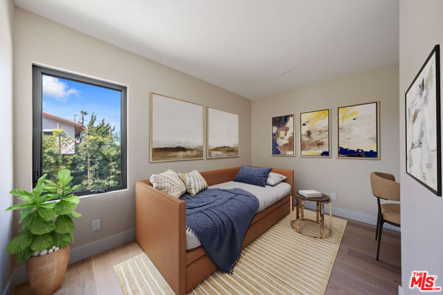 4718 Gaviota Avenue, Long Beach CA: https://media.crmls.org/mediaz/ac20fdf0-fa5e-4880-ac5c-3e043f12c375.jpg