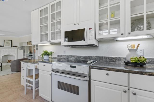 41938 Via San Carlos, Fremont CA: https://media.crmls.org/mediaz/ac21f338-a3f2-4ae3-8f14-2d71f4ea4d01.jpg