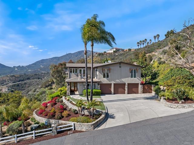 3698 Camino De Las Lomas, Vista CA: https://media.crmls.org/mediaz/ac2251be-fd8d-441e-bcc4-6ed822cbffea.jpg