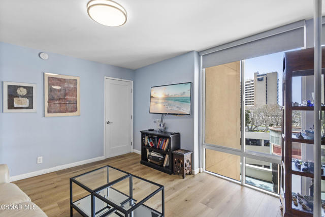 4335 Marina City, Marina del Rey CA: https://media.crmls.org/mediaz/ac225929-b676-440e-b73a-6462b68bd826.jpg
