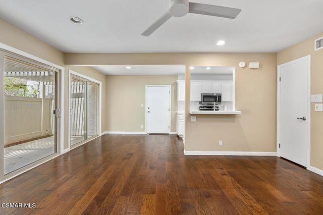 1228 Kirkford Way, Westlake Village CA: https://media.crmls.org/mediaz/ac22793b-455f-4502-84b1-0153a1ec7d4b.jpg