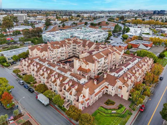 1951 Ofarrell Street, San Mateo CA: https://media.crmls.org/mediaz/ac22c3e4-6fe6-4fe1-b6d8-c8b8ab735f94.jpg