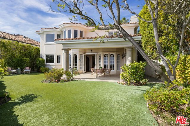 1580 Chastain, Pacific Palisades, California 90272, 4 Bedrooms Bedrooms, ,3 BathroomsBathrooms,Single Family Residence,For Sale,Chastain,24401769