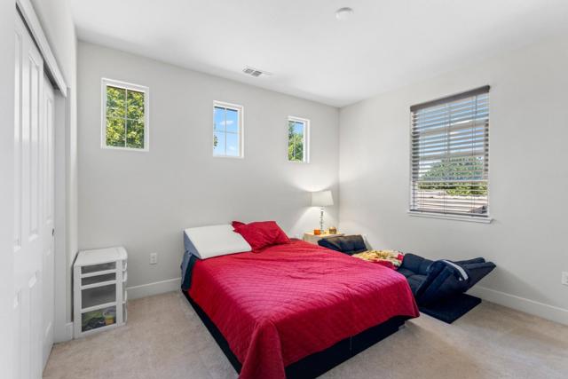 9850 Bobcat Court, Gilroy CA: https://media.crmls.org/mediaz/ac23069a-ff7b-4f85-abe4-6316ffd074f4.jpg