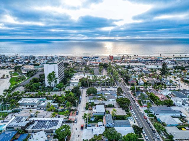 Detail Gallery Image 21 of 22 For 1225 Pacific Beach Dr Dr 1e,  San Diego,  CA 92109 - 2 Beds | 2 Baths