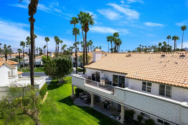 291 Vista Royale W Circle, Palm Desert CA: https://media.crmls.org/mediaz/ac23553e-fbaf-449c-b744-5c24477d7676.jpg