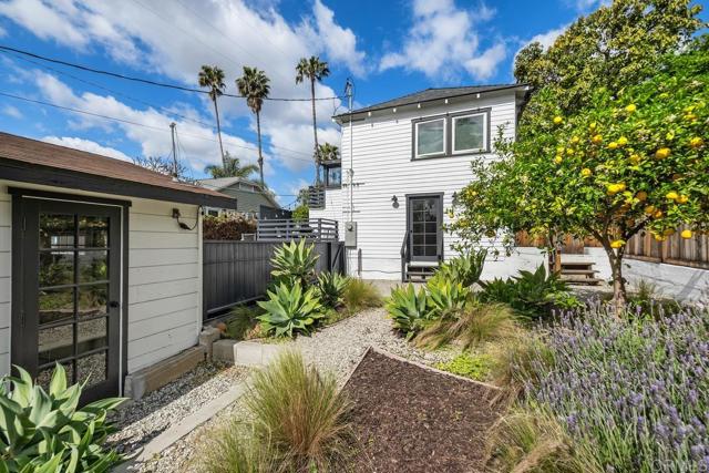 1400 Angelus Avenue, Los Angeles CA: https://media.crmls.org/mediaz/ac23e37c-387b-4928-8fdb-bab6dc8f2148.jpg