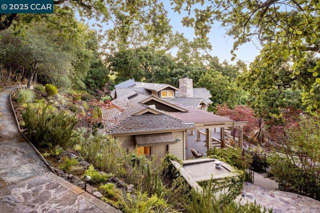 775 Kirkcrest Rd, Danville CA: https://media.crmls.org/mediaz/ac2479c9-ad14-4cc0-9a53-9cfcdf5f9362.jpg
