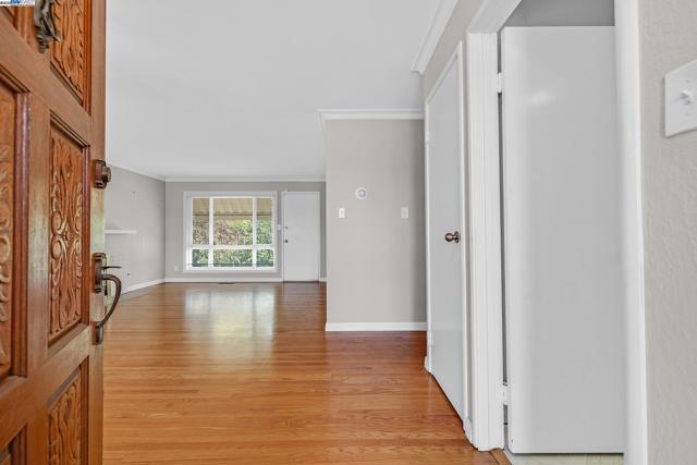 Image 3 of 33 For 1560 Vining Dr