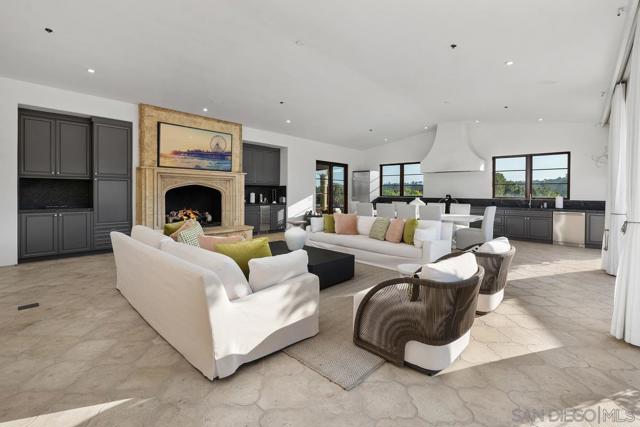 16304 Via De Santa Fe, Rancho Santa Fe CA: https://media.crmls.org/mediaz/ac24fc94-3ee7-42d6-93fe-a05927c04186.jpg