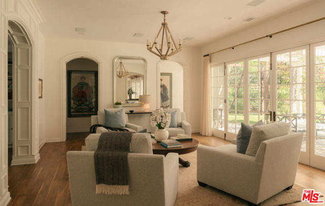 1420 Moraga Drive, Los Angeles CA: https://media.crmls.org/mediaz/ac25456b-ce90-4bb8-b516-fca4fb02988e.jpg