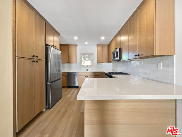 5736 Vantage Avenue, Valley Village CA: https://media.crmls.org/mediaz/ac255b59-fe75-49f3-857a-11b0e3f90614.jpg