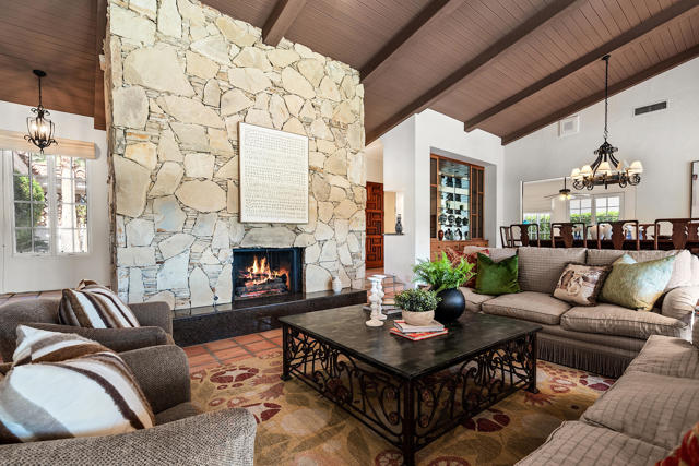 77175 Avenida Arteaga, La Quinta CA: https://media.crmls.org/mediaz/ac256d91-53d4-476b-aa23-f9a43fc11988.jpg