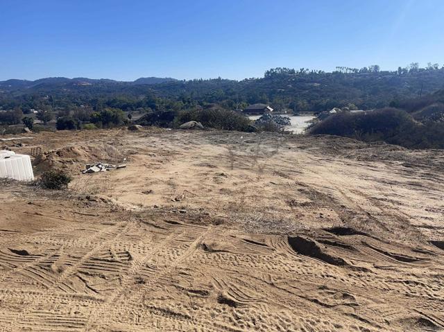 0 Miller Rd, Valley Center CA: https://media.crmls.org/mediaz/ac259881-61c7-42b8-ba42-9410a6582f17.jpg