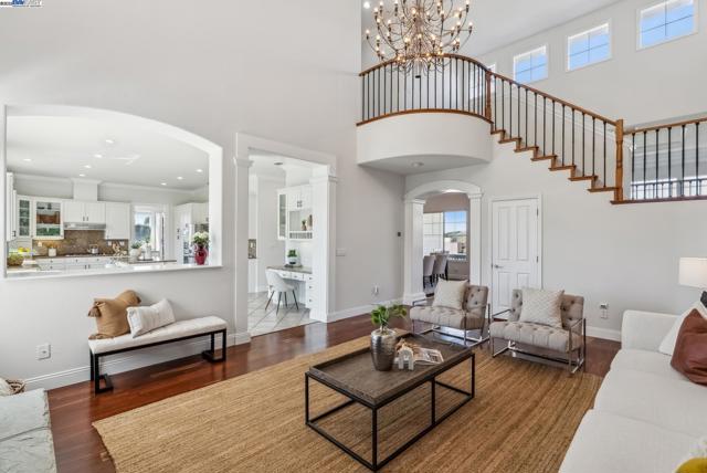 3879 Blackstone Ct, Castro Valley CA: https://media.crmls.org/mediaz/ac262bac-0769-4d07-95e0-f56c3804ec90.jpg