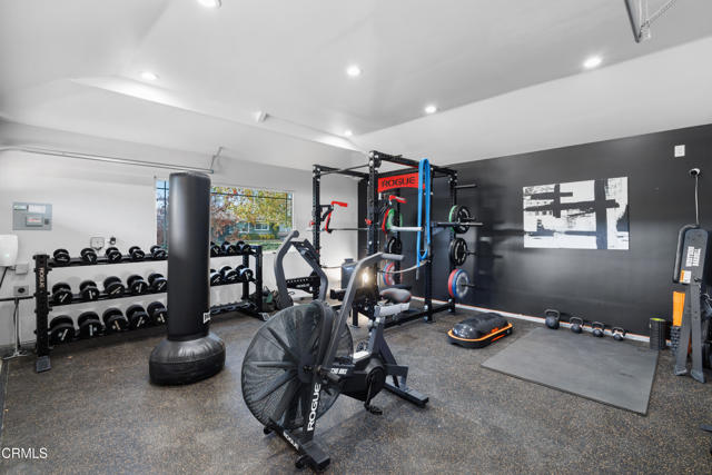 Detail Gallery Image 40 of 45 For 1036 Stanford Dr, Simi Valley,  CA 93065 - 5 Beds | 2/1 Baths