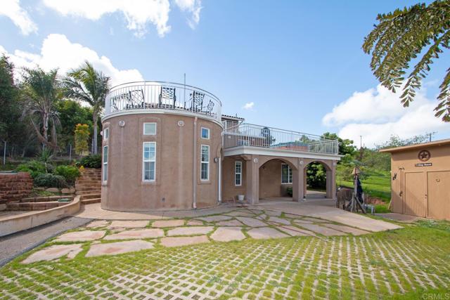 Detail Gallery Image 2 of 36 For 405 Solana Real, Fallbrook,  CA 92028 - 3 Beds | 3 Baths