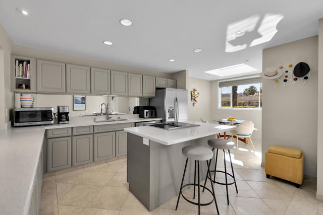 246 E Avenida Granada, Palm Springs, CA 92264