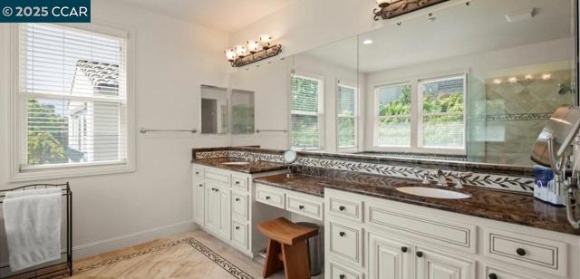 130 Arundel Dr, Hayward CA: https://media.crmls.org/mediaz/ac27614a-0583-4f53-8ae5-2e939c34da6f.jpg