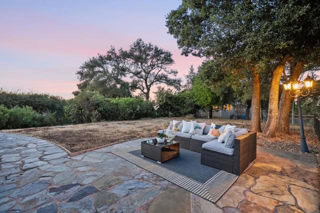 16451 Wood Acres Road, Los Gatos CA: https://media.crmls.org/mediaz/ac279649-4eff-47ff-888e-5e661b3b413a.jpg