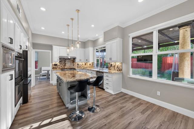 19127 Legend Court, Morgan Hill CA: https://media.crmls.org/mediaz/ac27eaa8-f768-4772-8447-54110773b6fb.jpg