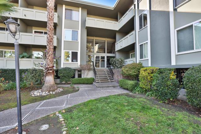 1458 Hudson Street, Redwood City CA: https://media.crmls.org/mediaz/ac28ce12-84f5-43be-a76c-f65810c3c904.jpg