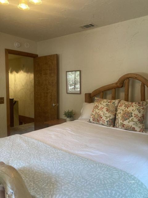 25500 Foster Lake Road, Idyllwild CA: https://media.crmls.org/mediaz/ac28d873-d1a8-40ed-9166-049072720521.jpg