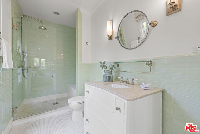 736 S Cloverdale Avenue, Los Angeles CA: https://media.crmls.org/mediaz/ac28da7f-c4d7-4d37-b35c-a30ee8155383.jpg