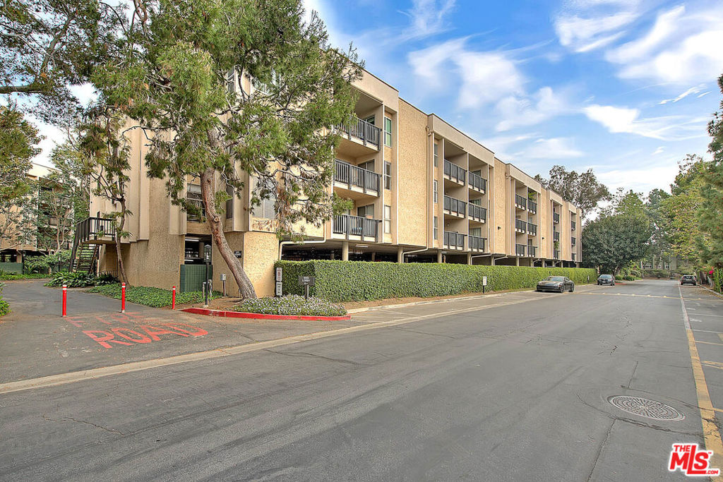 5113 Raintree Circle