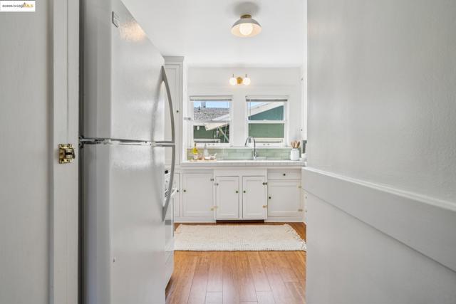 749 Mckinley Ave, Oakland CA: https://media.crmls.org/mediaz/ac2919da-4621-426f-b00d-0b55509113a9.jpg