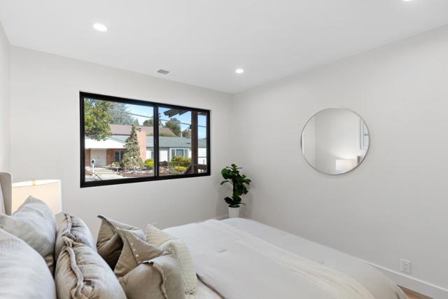 3845 East Lake Way, Redwood City CA: https://media.crmls.org/mediaz/ac2949f6-2319-4385-beae-282ac999d0b0.jpg