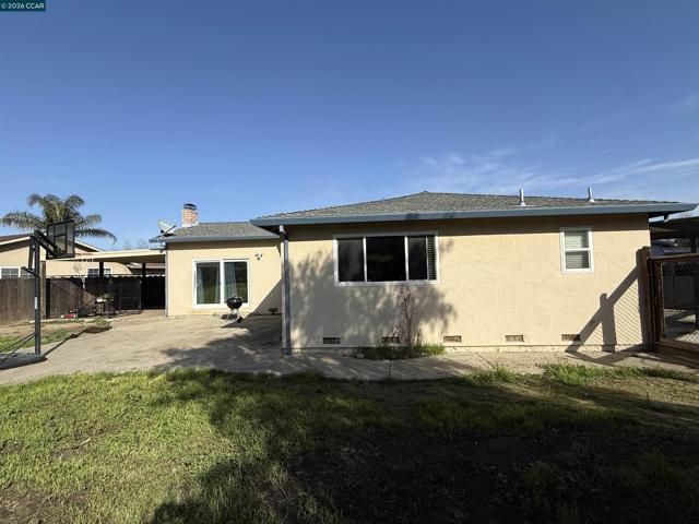 2132 Misty Ct, Pittsburg CA: https://media.crmls.org/mediaz/ac298e93-1b62-49a7-bf9c-5fedc8227201.jpg
