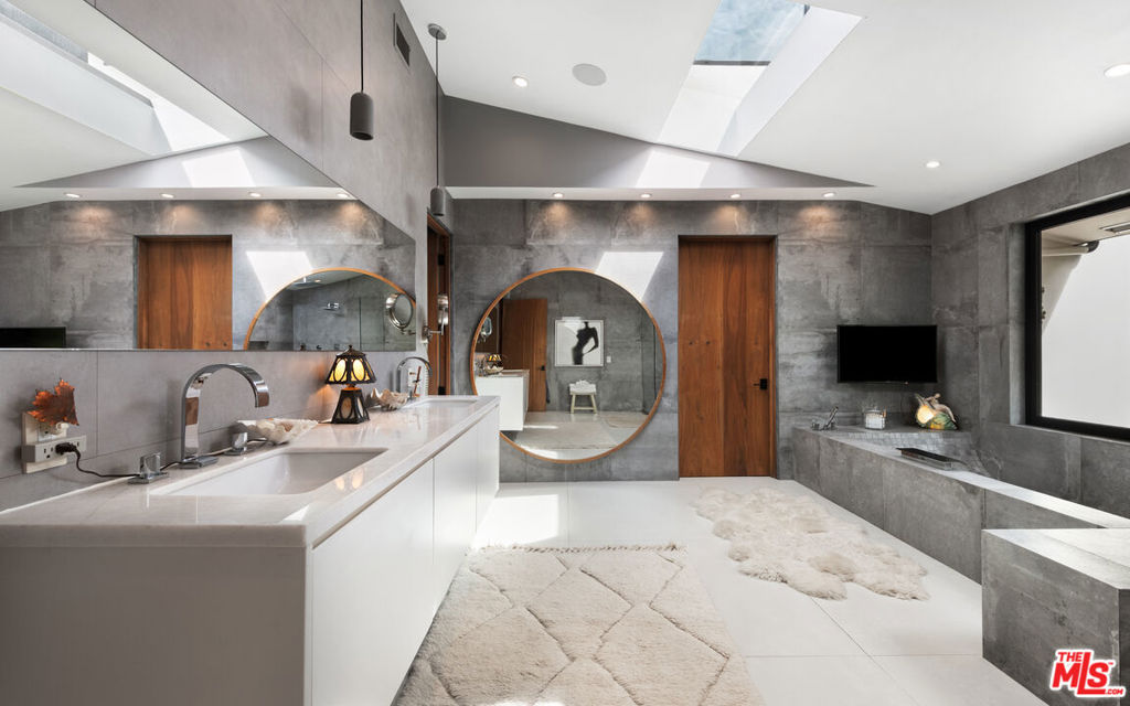 MLS #26859143 image #24