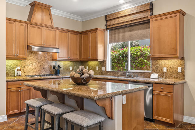 56925 Mountain, La Quinta CA: https://media.crmls.org/mediaz/ac2a227c-3337-4ba0-9a5a-a2f3aa4c3710.jpg