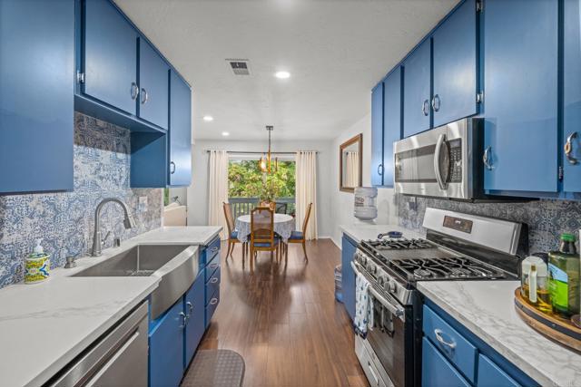 Detail Gallery Image 16 of 33 For 4232 Fiesta Way #3,  Oceanside,  CA 92057 - 2 Beds | 2/1 Baths