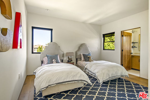 2656 32nd Street, Santa Monica CA: https://media.crmls.org/mediaz/ac2aed57-b614-41d1-a234-0cc3b8f54c41.jpg