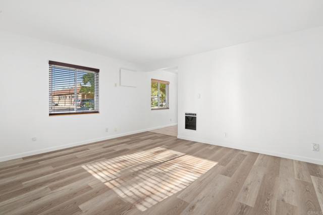 Detail Gallery Image 6 of 44 For 549 D St., Ramona,  CA 92065 - 6 Beds | 3 Baths