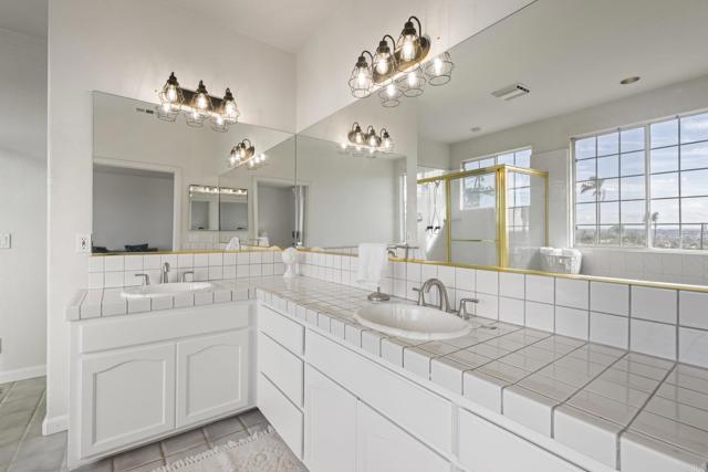 Detail Gallery Image 28 of 61 For 330 Skyline, Vista,  CA 92084 - 5 Beds | 4 Baths