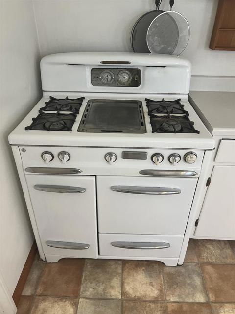 4866 Sussex Drive, San Diego CA: https://media.crmls.org/mediaz/ac2c9d6f-0d6e-42b8-a1a5-b2988f98cc7b.jpg