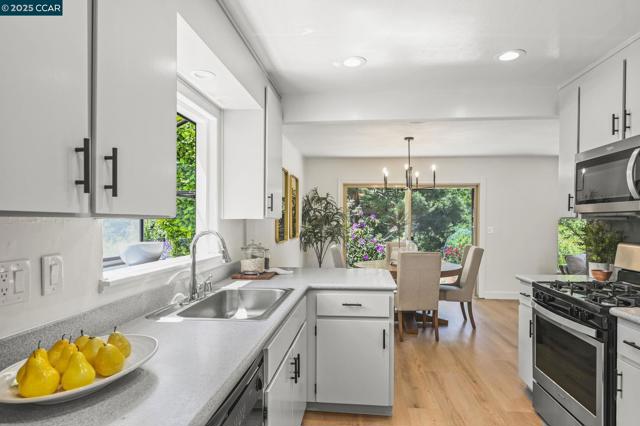 241 Lombardi Cir, Walnut Creek CA: https://media.crmls.org/mediaz/ac2cc4e0-d516-4ece-9667-61b2b90ef9c8.jpg