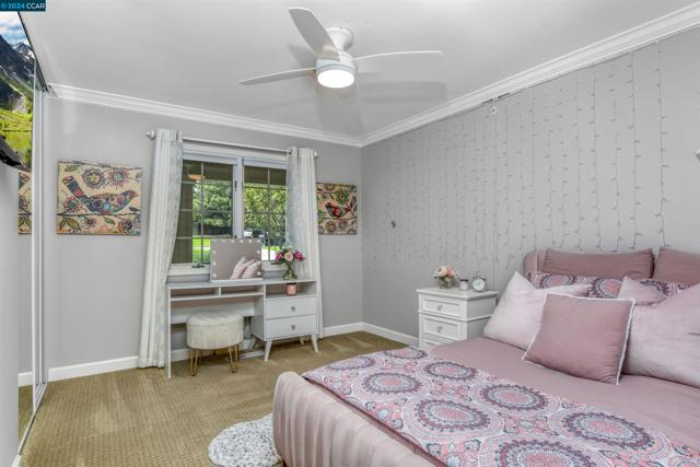 Image 10 of 32 For 226 Roundhill Pl