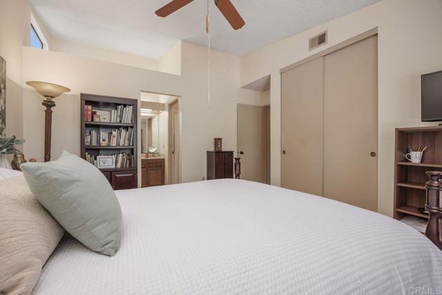 1440 Tennis Match Way, Encinitas CA: https://media.crmls.org/mediaz/ac2da101-678e-4abf-9d77-a7075bee988a.jpg