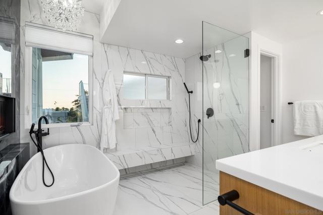7570 Cabrillo Ave, La Jolla CA: https://media.crmls.org/mediaz/ac2dfafb-5d9a-49a0-aeac-31cb740ddb94.jpg
