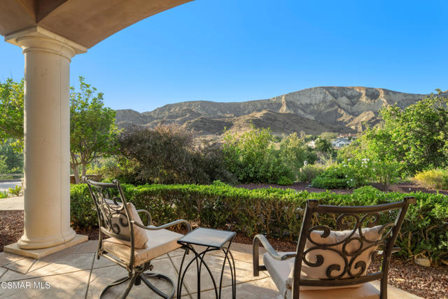 2462 Lost Canyons Drive, Simi Valley CA: https://media.crmls.org/mediaz/ac2ea603-5393-4da0-9046-4ab281d75174.jpg