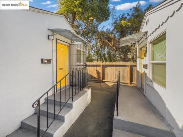 2745 Concord Blvd, Concord CA: https://media.crmls.org/mediaz/ac2eb836-0e5b-40a2-b8e5-f91680c8f29c.jpg