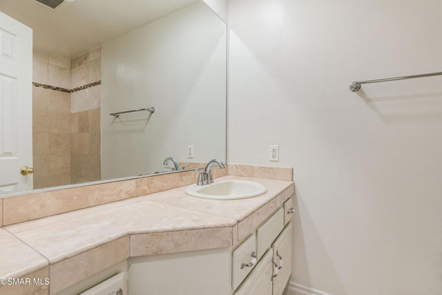 2152 Coalfax Court, Thousand Oaks CA: https://media.crmls.org/mediaz/ac2efa99-e068-47e0-882d-cc56f04e565d.jpg