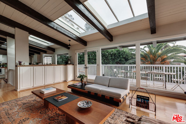 3629 Serra Road, Malibu CA: https://media.crmls.org/mediaz/ac301f3f-0900-4379-b67f-9ce11b3b37bd.jpg